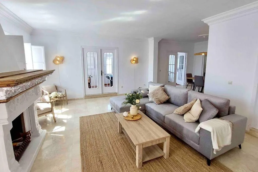 Caleta Beach House Villa Beatriz Sinese Design Torre Del Mar Holiday home